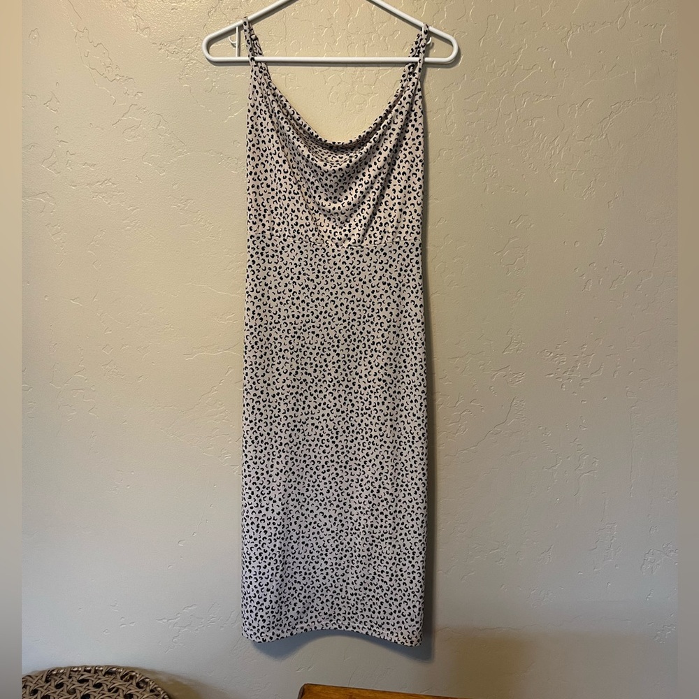 Gilli Monochrome Spotted Midi Dress